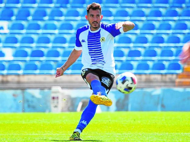 El Real Murcia le hace sitio a Armando