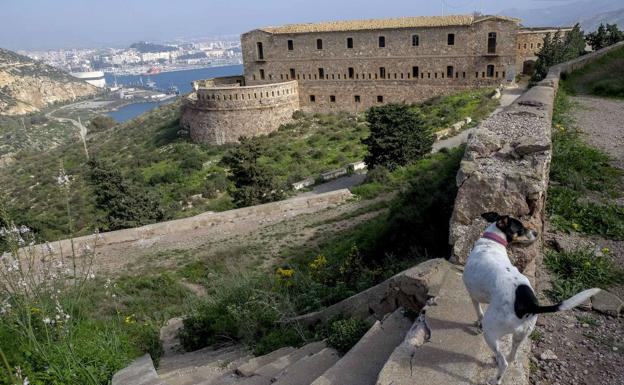 El Ayuntamiento de Cartagena ofrece las antiguas baterías de costa a inversores para darles uso turístico