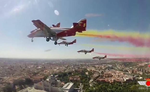 Así fue el espectacular vuelo de la Patrulla Águila sobre Madrid
