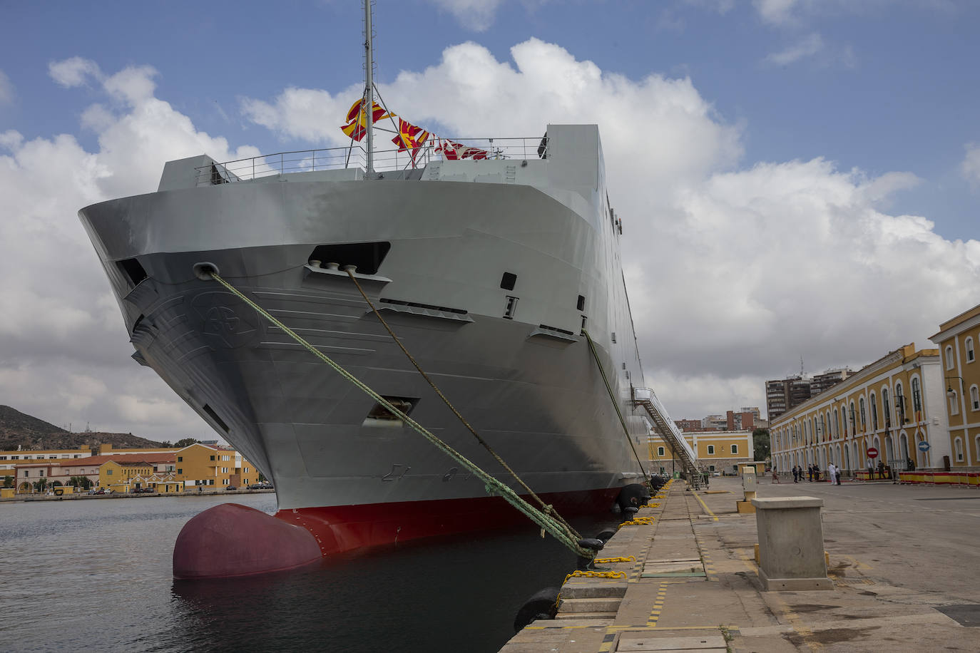 El nuevo buque del Ejército de Tierra, 'Ysabel', será operado por la Armada