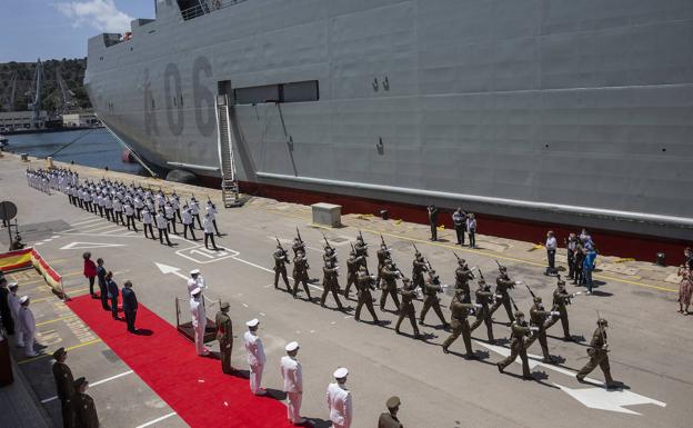 La Armada recibe el buque del Ejército de Tierra, 'Ysabel', en Cartagena