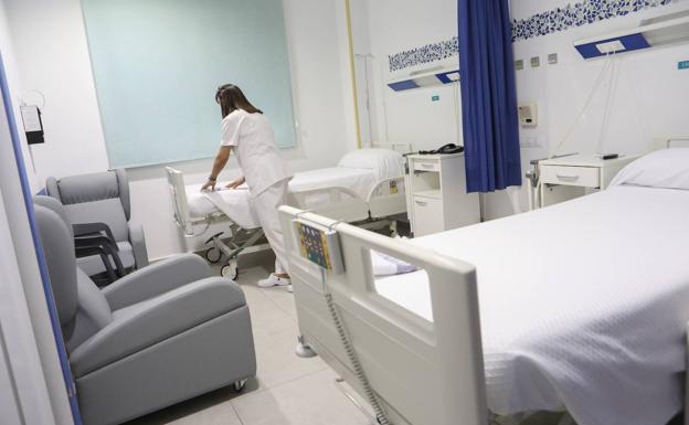 Los ingresos hospitalarios en la Región caen a mínimos de mediados del pasado mes de agosto