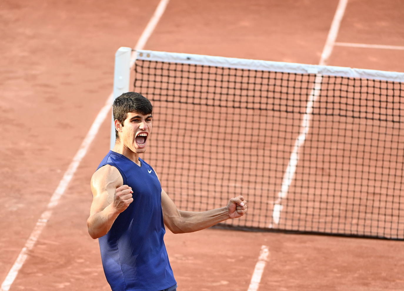 Alcaraz desarma a Basilashvili y peleará por colarse en octavos de Roland Garros