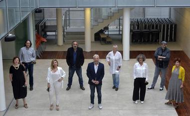 Charo Guarino, Jerónimo Tristante, Lola Gracia, Manuel Moyano, Ginés Campillo, Inma Pelegrín, Lola López Mondéjar, Miguel Ángel Hernández y Marisa López Soria, este sábado./Vicente Vicéns / AGM