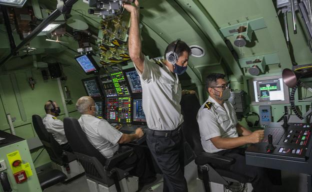 El submarino S-81 libra su primera batalla