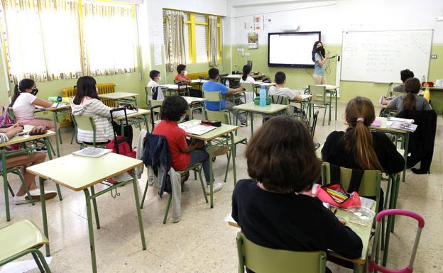 Cómo pedir las ayudas al estudio para primaria y secundaria en los colegios públicos de la Región de Murcia