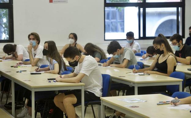 Los titulados en Bachillerato bajan más de un 10% con respecto al pasado año en la Región