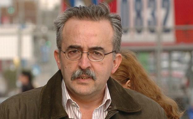 El exjuez Calamita pide disculpas por atacar por escrito a una familia homoparental