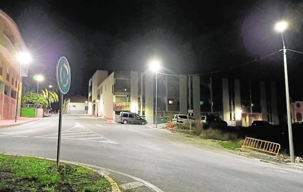 La renovación del alumbrado llega al consultorio médico de Campos del Río