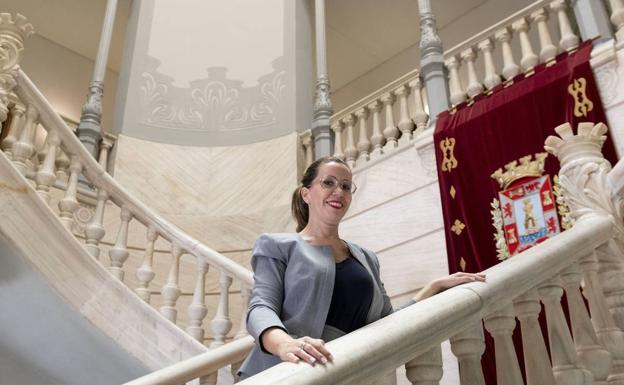 Ana Belén Castejón firma su renuncia a la alcaldía de Cartagena
