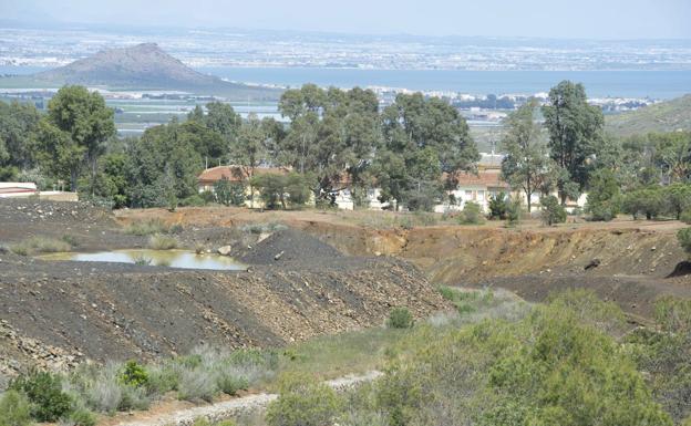 Expropiarán terrenos privados en Llano del Beal para la línea eléctrica de una planta solar