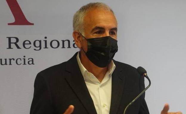 La oposición acusa al jefe del Ejecutivo de cambiar las leyes «para satisfacer sus intereses»