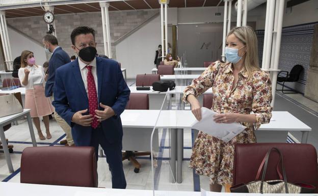 Ana Martínez Vidal y Juanjo Molina se van al Grupo Mixto con Podemos