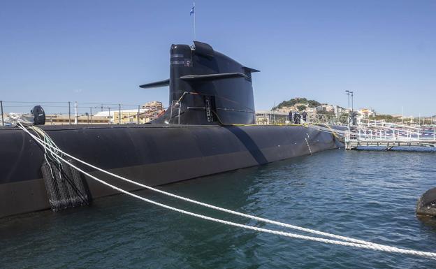 Los Agregados de Defensa de 16 países visitan el submarino S-81 Isaac Peral en Cartagena