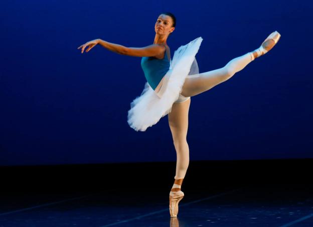 La danza murciana muestra su potencial sobre el escenario del Víctor Villegas