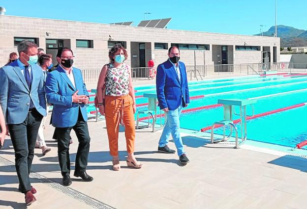 Abre la nueva piscina municipal de Mazarrón, que podrá acoger competiciones