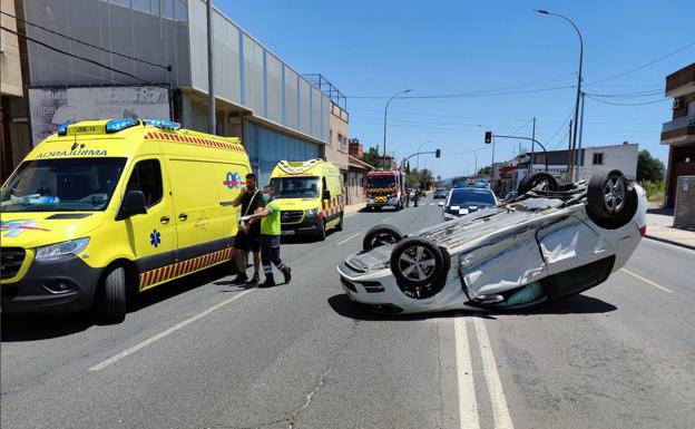 Una mujer de 24 años resulta herida en un aparatoso accidente en Alcantarilla