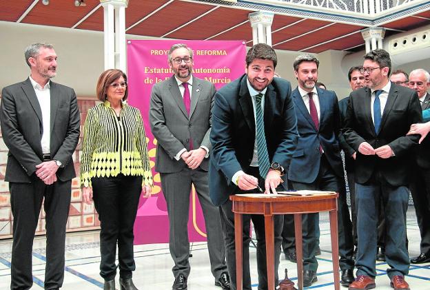 Expertos dan por hecho los recortes al Estatuto de Autonomía de la Región en el Congreso por la dudosa constitucionalidad de varios puntos