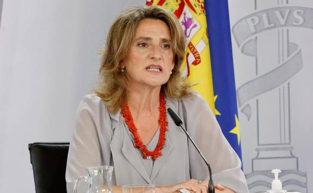 La ministra Teresa Ribera convoca a los regantes, en guerra por el Plan del Tajo