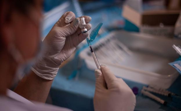 Plena Inclusión alerta del retraso en la vacunación de jóvenes con discapacidad intelectual aprobada por Sanidad