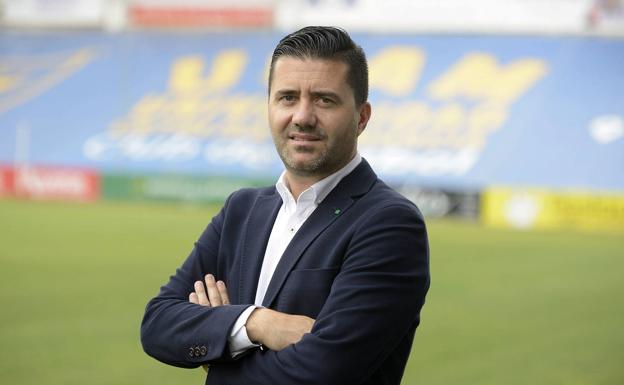 Pedro Reverte: «Vamos a intentar firmar a dos delanteros de nivel este verano»