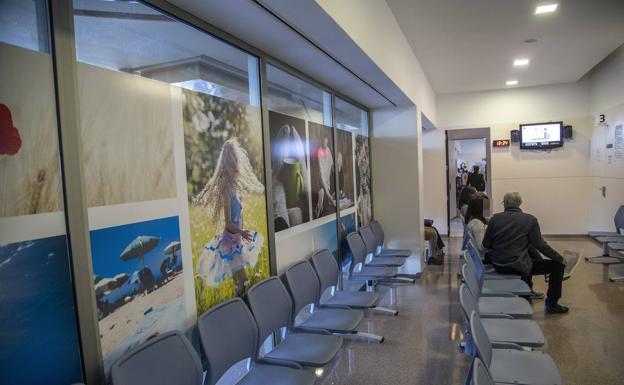 La Policía Local de Cartagena multará a quienes fumen en los hospitales Santa Lucía y del Rosell