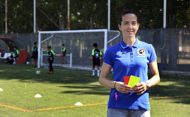 Loli Martínez Madrona: «Los árbitros también hemos echado de menos al público en los estadios»