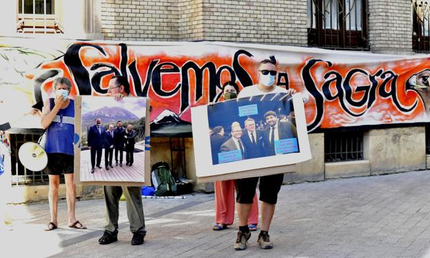 Protestas contra un proyecto de Orenes para construir cabañas de lujo en La Sagra