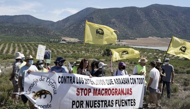 Unas 80 personas y 50 vehículos participaron en la I Ruta Reivindicativa que se llevó a cabo en Archivel