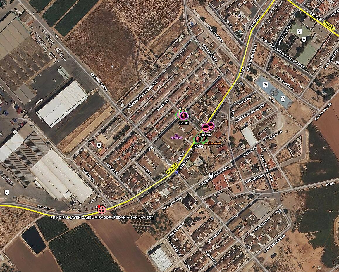 Trasladan al hospital a un herido de 71 años en un incendio en San Javier