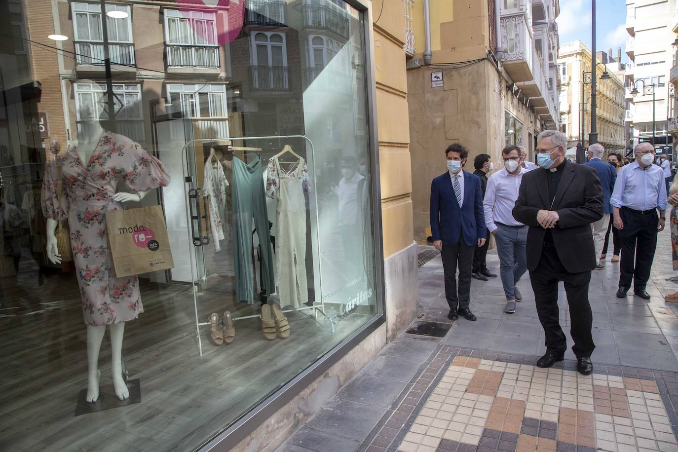 Abre la primera tienda 'Moda Re-' de Cáritas en Cartagena