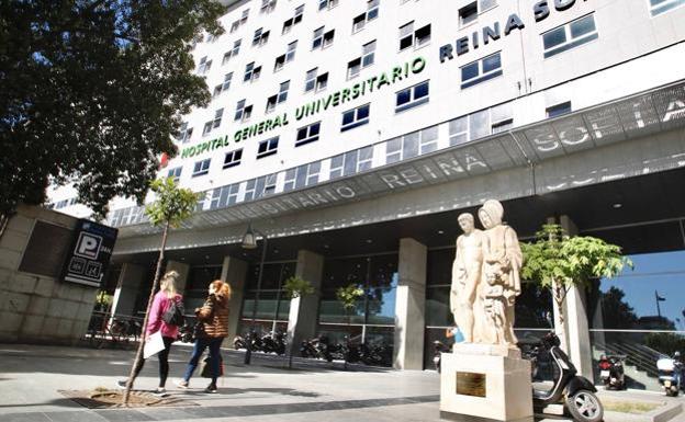 Rescatan a un hombre que se ahogaba en una piscina pública de Sangonera la Verde