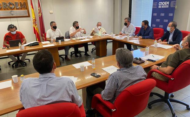 La Mesa del Agua escenifica su unidad y pide diálogo para solucionar los problemas hídricos de la Región