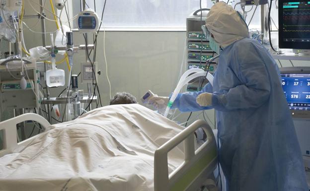 Los contagios de Covid siguen disparados en la Región, con 447 nuevos positivos y más de 2.400 casos activos