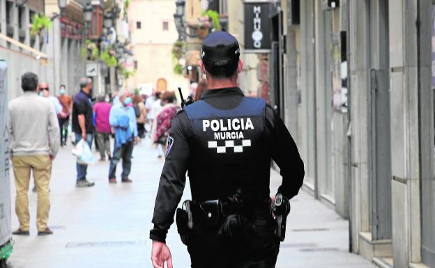 Detenidos dos jóvenes de 26 y 27 años en Murcia por sendos casos de violencia de género