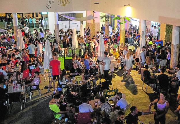 Arroyo ordena a la Policía Local de Cartagena mano dura con multas en botelleos y aglomeraciones