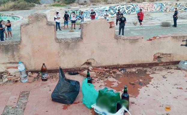 Disuelven botellones en el antiguo club de tenis La Quinta, El Calvario y La Viña de Lorca