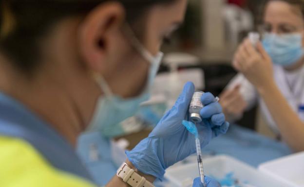 Los contagios de personas vacunadas solo representan el 0,07% del total en la Comunidad