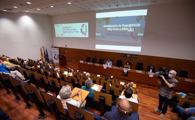 La consejera de Empresa preside la presentación de la Oficina Acelera Pyme, ubicada en la Fremm