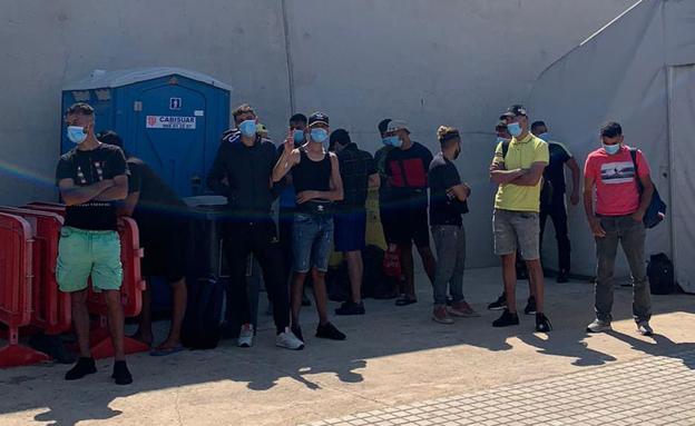 Otras dos pateras elevan a 43 los inmigrantes interceptados en la costa de Cartagena