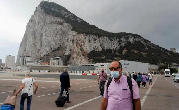 La posible presencia de policías españoles en Gibraltar escandaliza a los británicos
