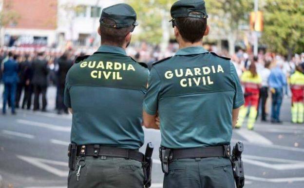 Detenido un matrimonio por utilizar DNI de supuestos clientes de Albacete y Murcia para cometer estafas