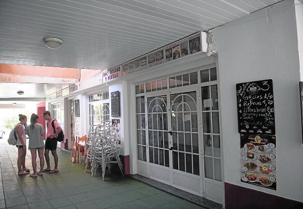 Urbanismo clausura terrazas en Las Dunas para acabar con peleas y aglomeraciones