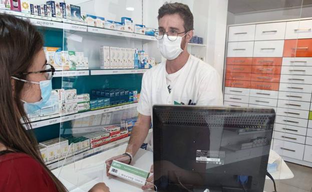 La venta de pruebas de antígenos en las farmacias de la Región arranca a medio gas