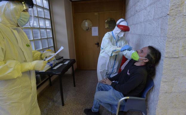 La advertencia de la OCU sobre la compra de test de antígenos