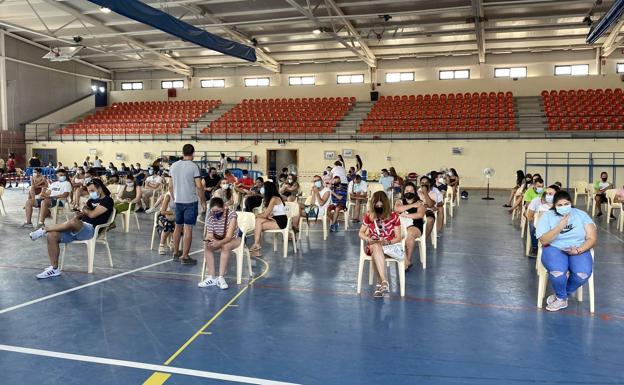 Salud prohíbe las reuniones sociales entre no convivientes de dos a seis de la madrugada