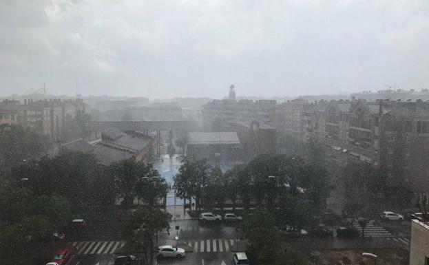 La Región de Murcia al completo, en alerta naranja por lluvias de hasta 60 litros este lunes