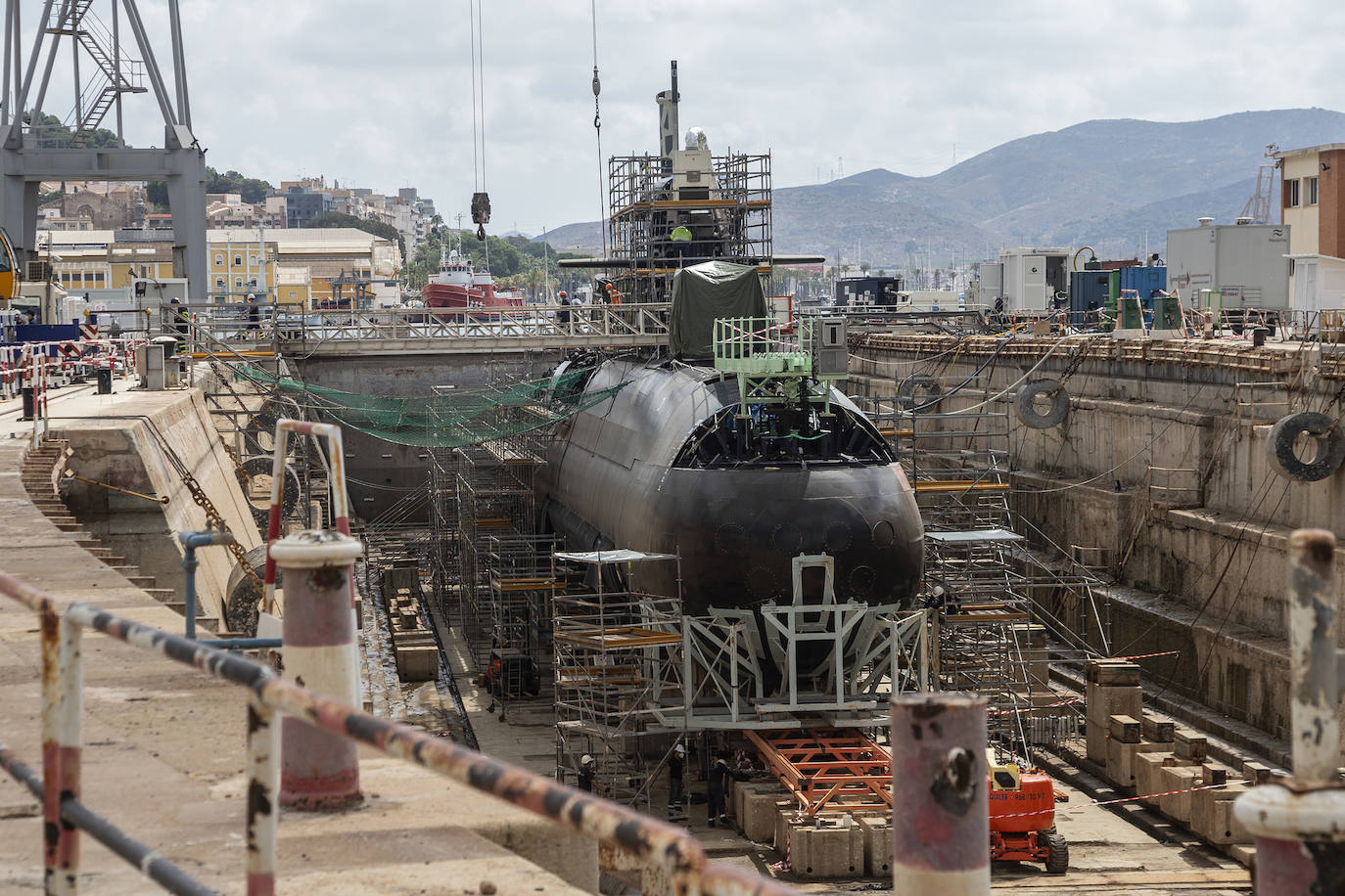 El 'Isaac Peral' se prepara para navegar