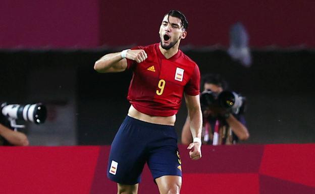 Javalí Nuevo propone que su campo de fútbol lleve el nombre de Rafa Mir