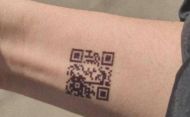 El bulo sobre los tatuajes de código QR que se ha hecho viral en redes
